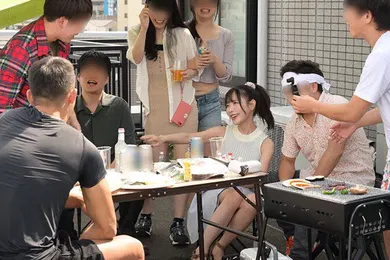 【无码高清】简单温馨聚会，美人的醉态却勾起男人们的欲望 桃乃木香奈四月作品破解