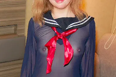 【素人特摄】穿着透明制服的素人女孩经常撒尿和射精 东云司