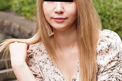 【素人特摄】一个非常热爱性的素人女孩，她决定出演 AV 来寻求刺激。椎名美优