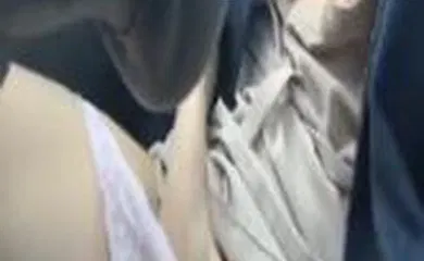 【口交自慰】极品漂亮白富美公园车中无聊一时兴起就弄了几下绝对极品一看就是有钱人